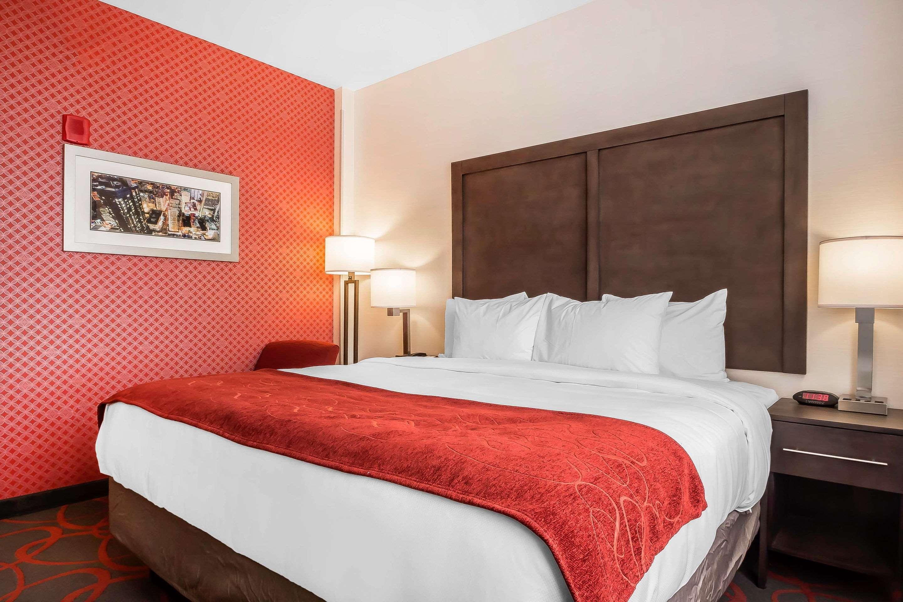 Comfort Inn & Suites Near Stadium Nowy Jork Zewnętrze zdjęcie