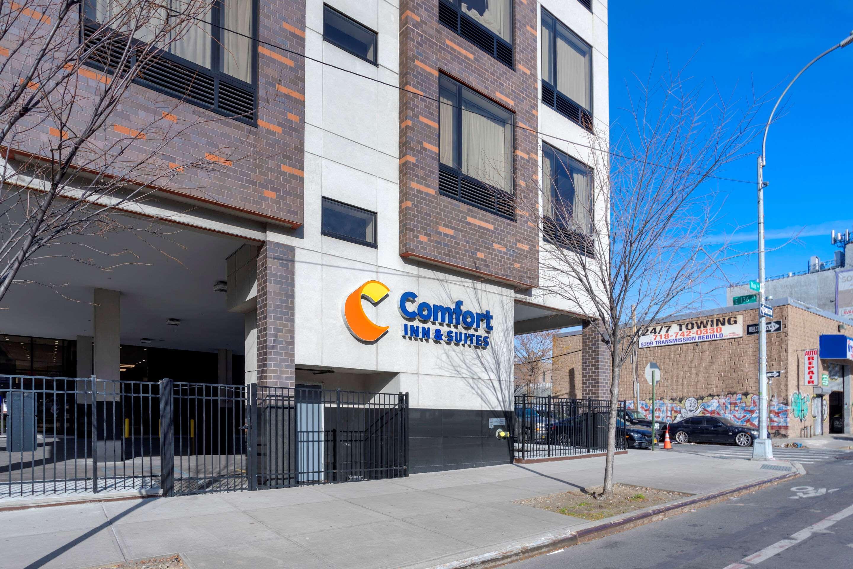 Comfort Inn & Suites Near Stadium Nowy Jork Zewnętrze zdjęcie