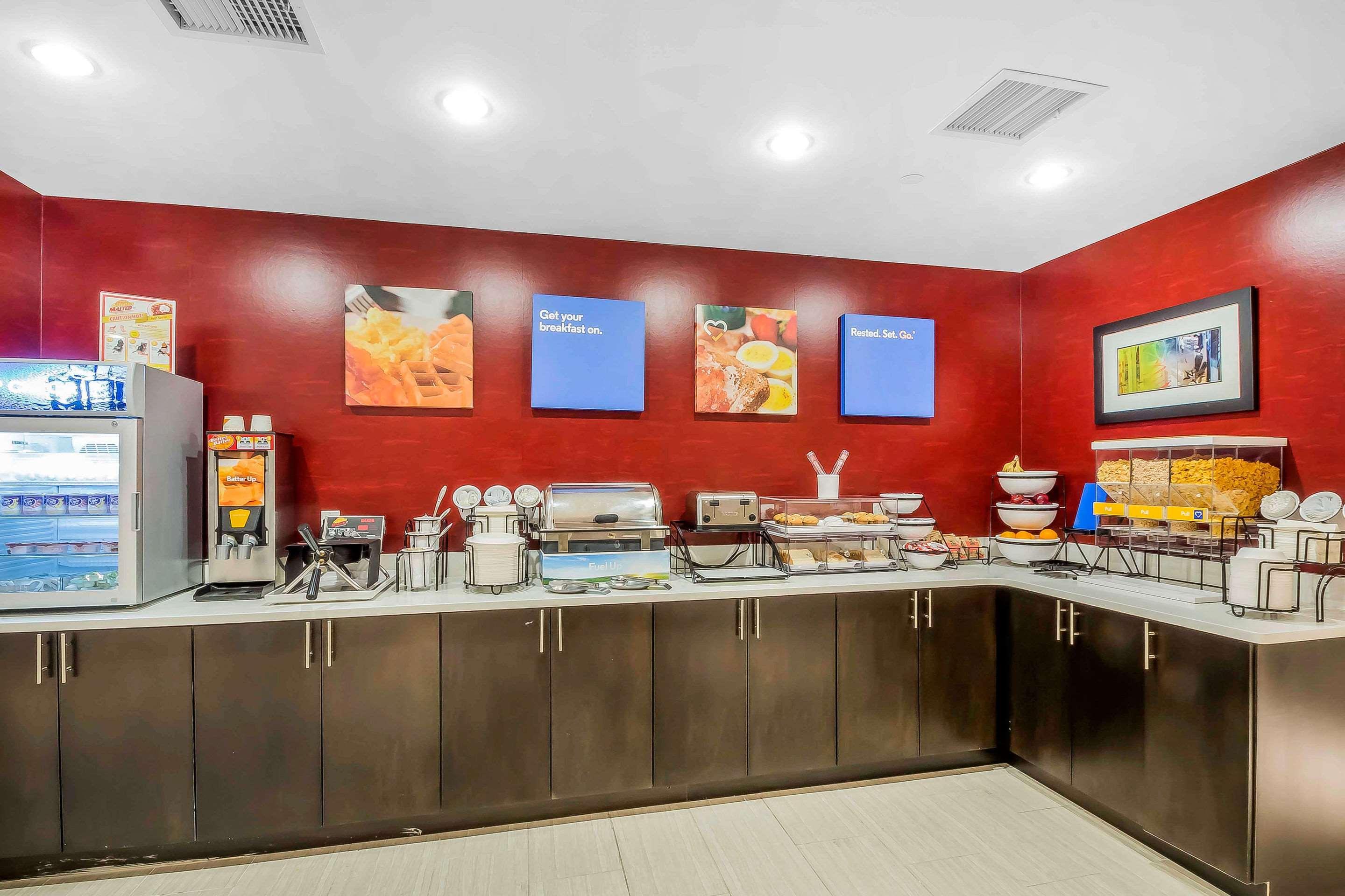 Comfort Inn & Suites Near Stadium Nowy Jork Zewnętrze zdjęcie