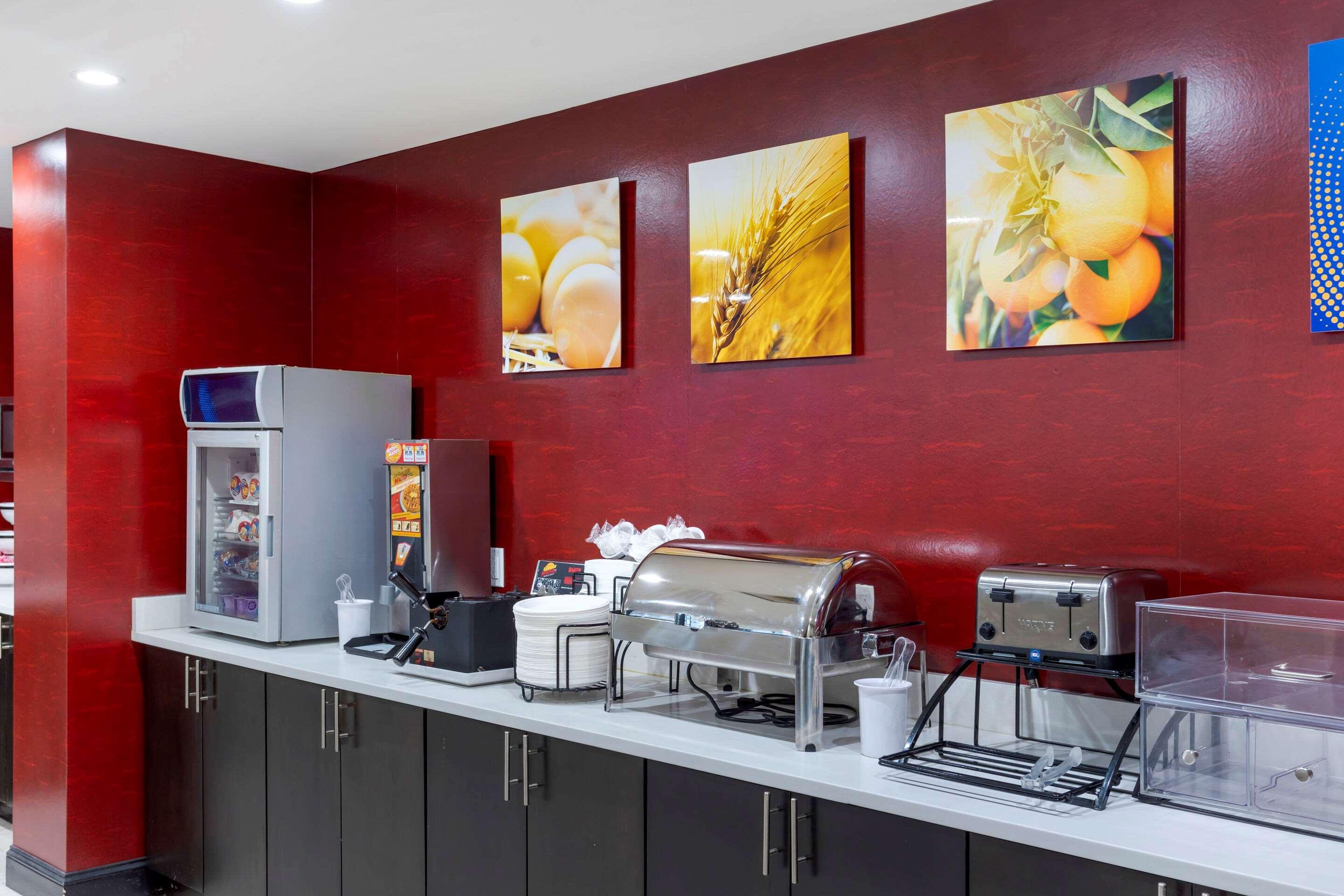 Comfort Inn & Suites Near Stadium Nowy Jork Zewnętrze zdjęcie