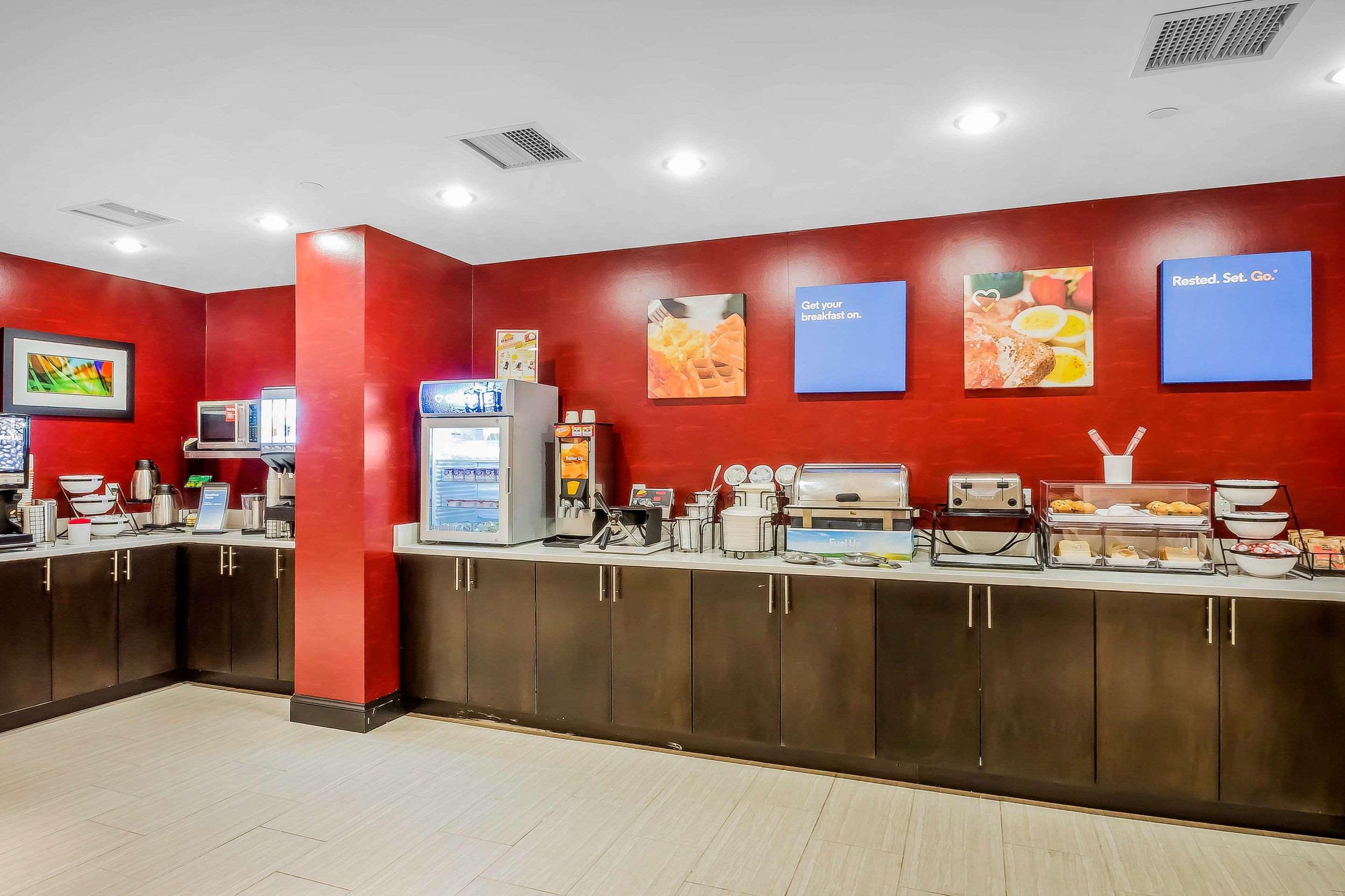 Comfort Inn & Suites Near Stadium Nowy Jork Zewnętrze zdjęcie